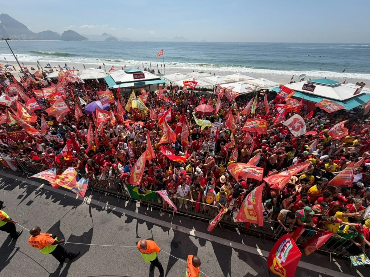 Ato na Praia de Copacabana, na zona sul do Rio de Janeiro Ato na Praia de Copacabana, na zona sul do Rio de Janeiro