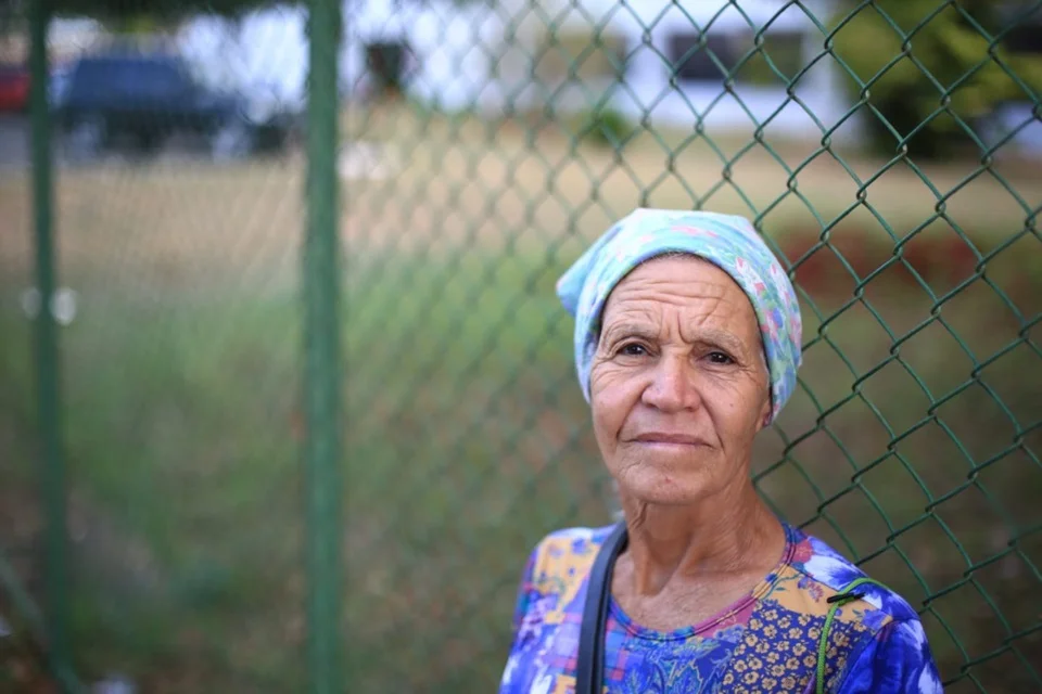 Maria Izaura Dias, de 63 anos, é vendedora ambulante Maria Izaura Dias, de 63 anos, é vendedora ambulante