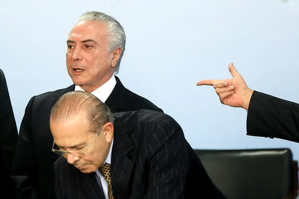 Temer reúne núcleo político para traçar estratégia contra denúncia