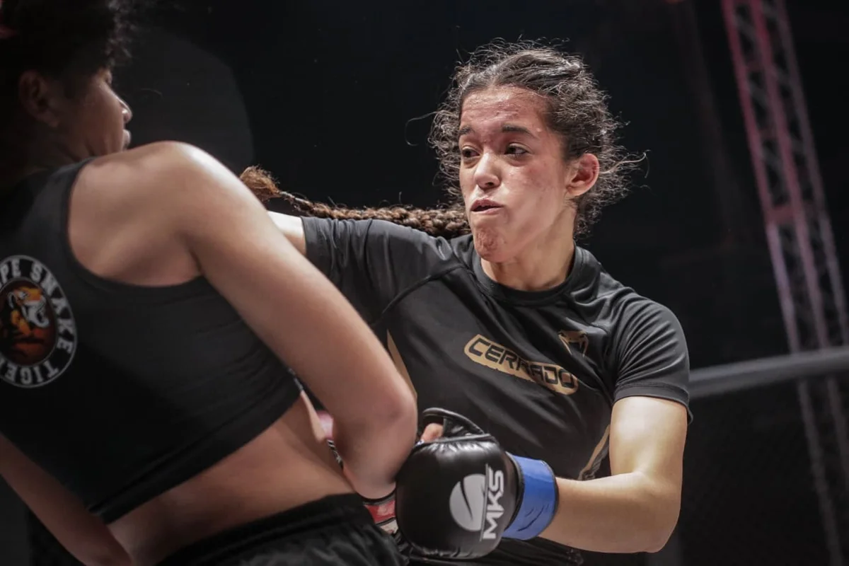 BSB Fight contou com combate feminino no card principal BSB Fight contou com combate feminino no card principal