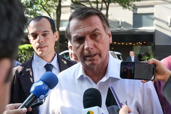 Bolsonaro: “Tudo o MP se mete. Algumas vezes com razão, outras não”