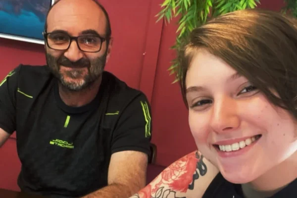 Pai de Isabel Veloso, Joelson mostra últimas conversas com a filha e desabafa - Metrópoles
