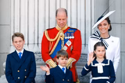 A família de Gales na varanda do Palácio de Buckingham