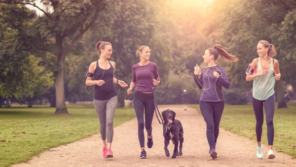Como passear com cachorro que só quer correr?
