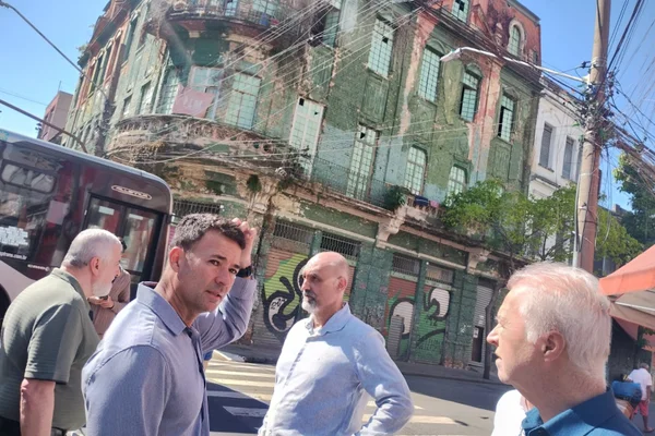Vice-prefeito de SP, coronel Mello Araújo faz caminhada pelo centro - Metrópoles