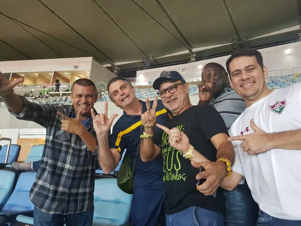 Sem chance de Fabrício Queiroz revoltar-se e abrir o bico