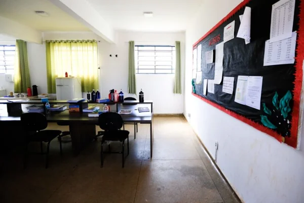 GDF nomeia 1,4 mil educadores sociais voluntários para escolas