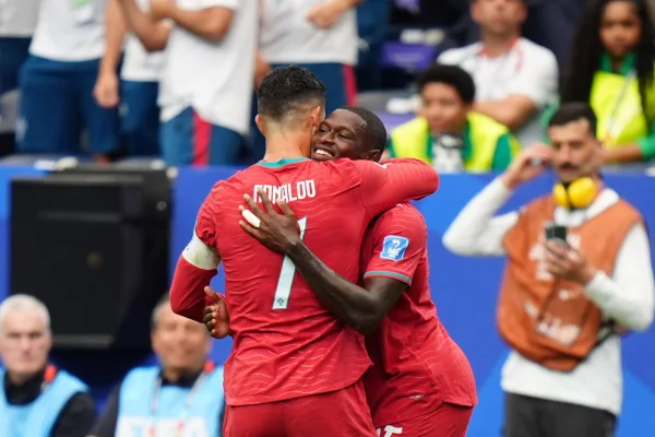 Portugal x Colômbia disputam liderança no dia final da 1ª fase da Copa - destaque galeria