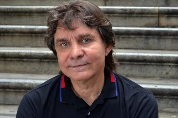 Cantor e compositor Lô Borges