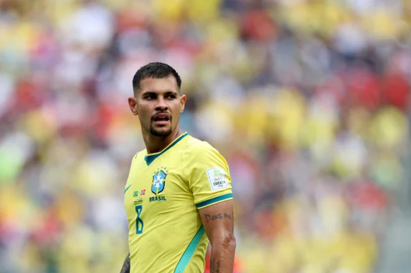 Antes de pênalti perdido, Bruno Guimarães havia cobrado somente três - destaque galeria Antes de pênalti perdido, Bruno Guimarães havia cobrado somente três - destaque galeria
