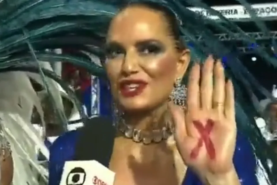 Luiza Brunet volta à Portela e protesta contra violência doméstica Luiza Brunet volta à Portela e protesta contra violência doméstica