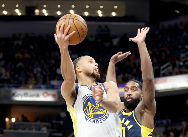 Curry não bate recorde, mas Warriors vencem Pacers no sufoco