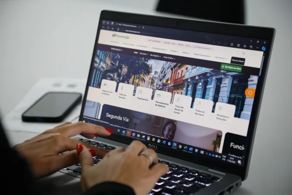 Neoenergia atualiza sistema comercial e orienta clientes sobre ajustes