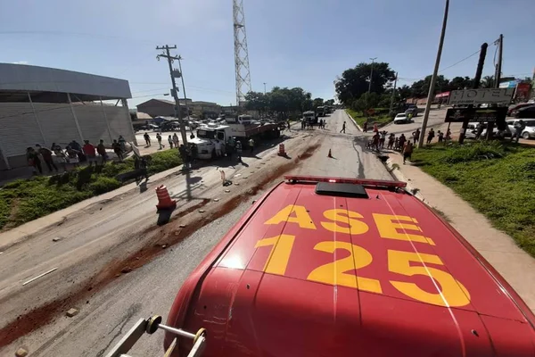 Motorista de caminhão morre ao se envolver em acidente na DF-150