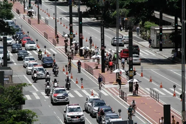 Termômetros devem registrar máximas em torno de 30ºC no final de semana em São Paulo. Início de setembro será marcado por nova onda de calor - Metrópoles