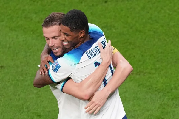 Inglaterra domina País de Gales, faz 3 x 0 e pega Senegal nas oitavas