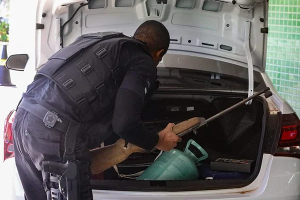 Bando roubava carros em Águas Claras para trocar por drogas no Entorno