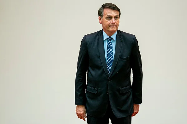 Bolsonaro sugere como Fernández deve escolher ministro da Defesa