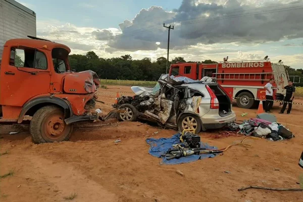 Empresário e filha de 10 anos morrem em acidente de trânsito