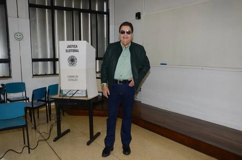Faustão votou no Morumbi, em São Paulo Faustão votou no Morumbi, em São Paulo