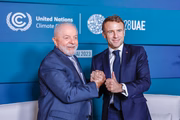Macron, da França, com Lula na COP28