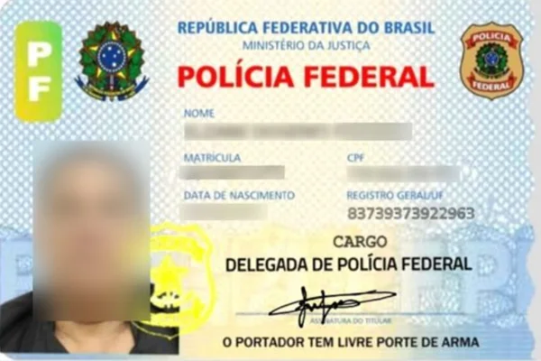 PF investiga criminoso que fabricava carteiras funcionais de delegados