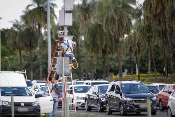 Com novo contrato, Detran instala 123 pardais que tinham sido retirados de vias do DF