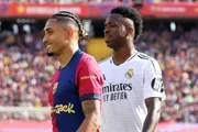 Raphinha e Vini Jr. jogadores de Barcelona e Real Madrid. Raphinha e Vini Jr. jogadores de Barcelona e Real Madrid.