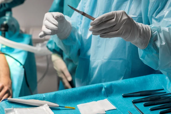 Não existe cirurgia para recuperar “virgindade anal”, afirma médico