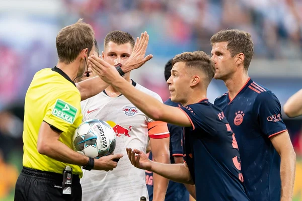 RB Leipzig segura o Bayern de Munique e mantém a ponta do Alemão