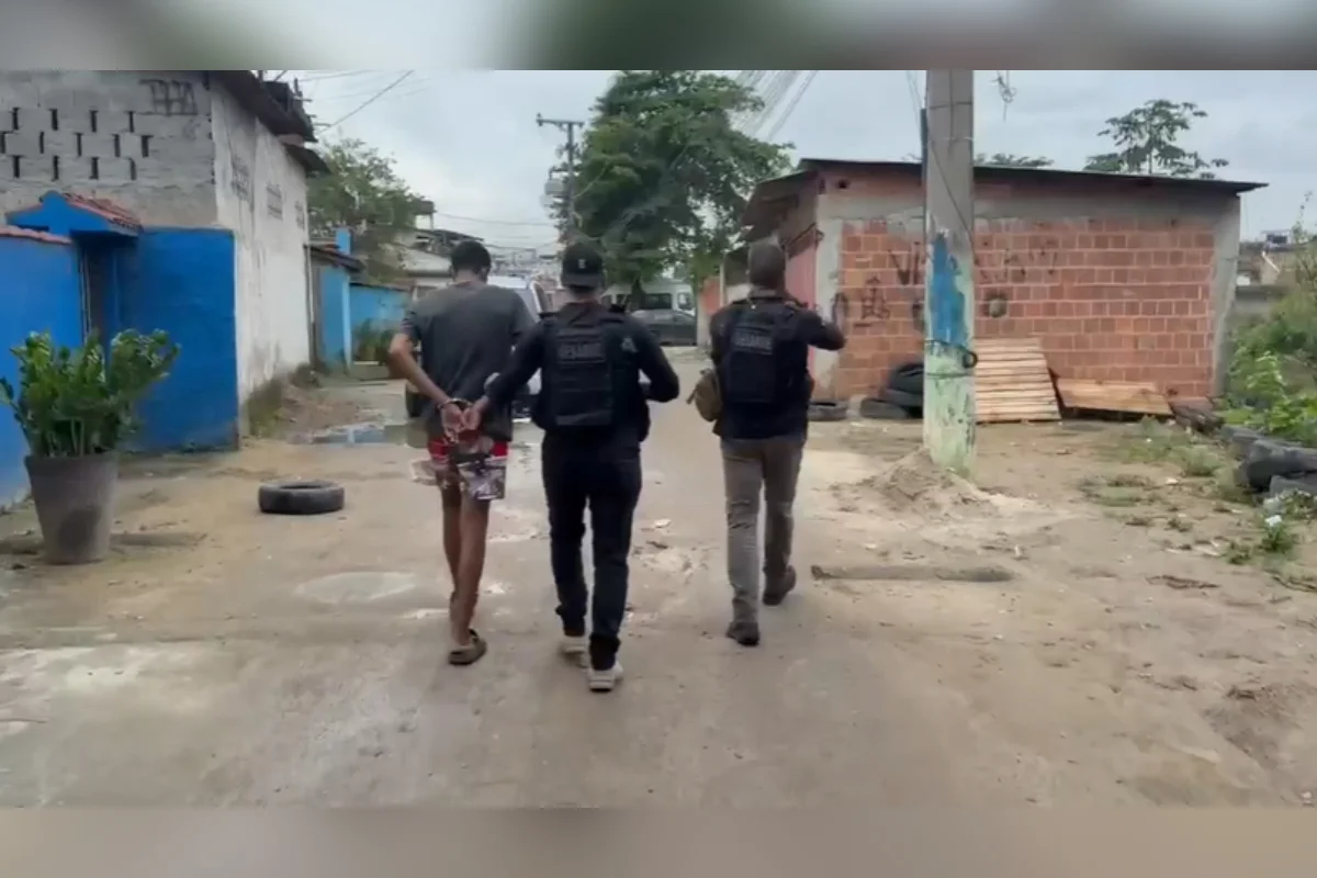 Condenado, traficante do CV é preso escondido em casa de parentes