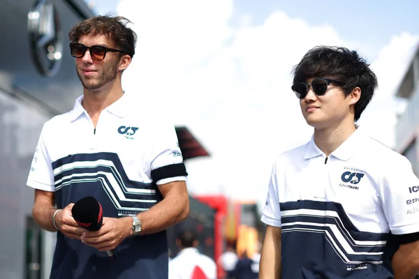 Pierre Gasly e Yuki Tsunoda, pilotos da AlphaTauri - Metrópoles