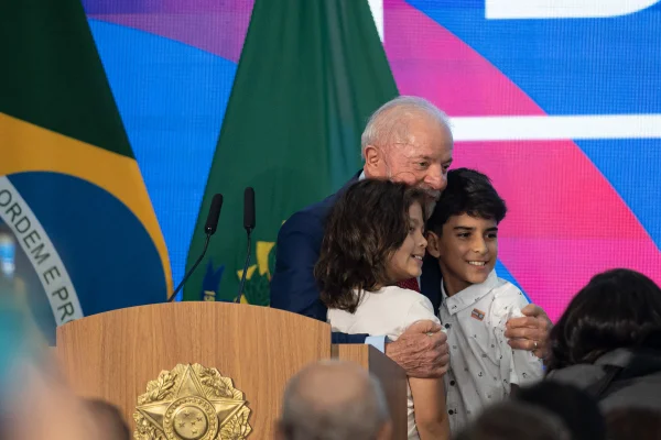 Lula sanciona PL da Adultização com vetos