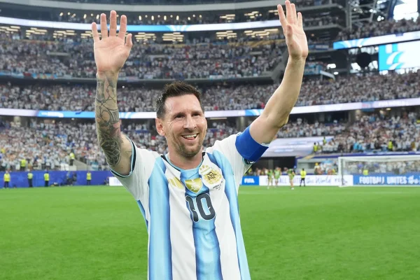Fãs reagem ao anúncio de aposentadoria de Lionel Messi e se declaram - Metrópoles
