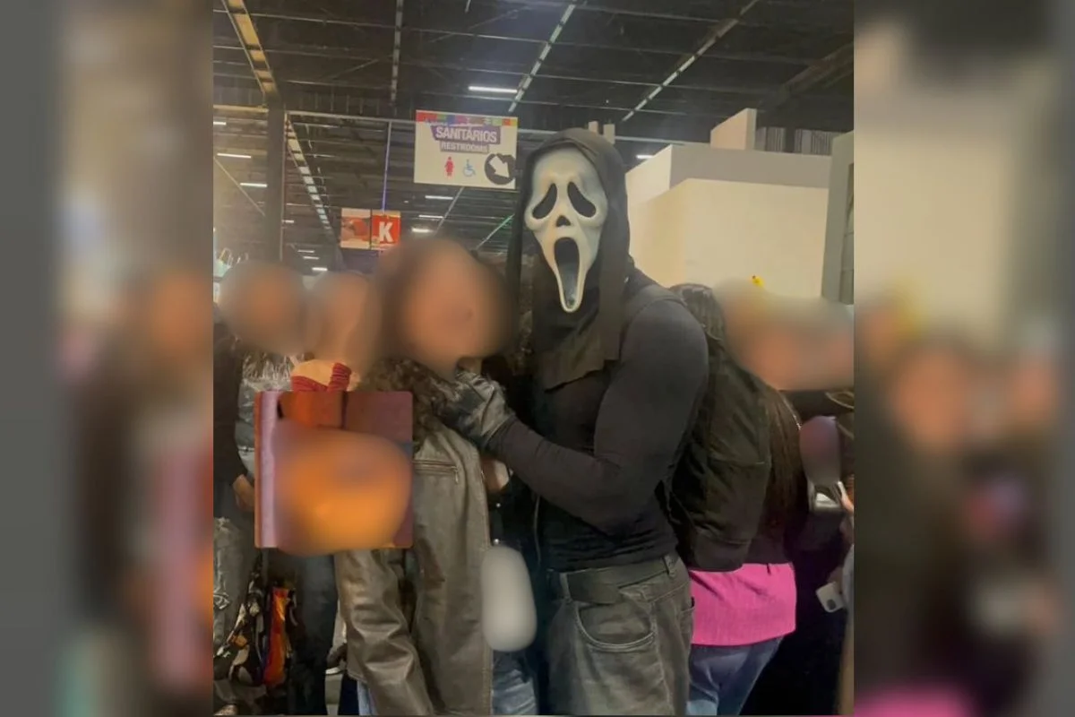 Após ter o rosto identificado nas redes, um dos mascarados passou a ser citado em relatos de supostas abordagens de cunho sexual feitas Após ter o rosto identificado nas redes, um dos mascarados passou a ser citado em relatos de supostas abordagens de cunho sexual feitas