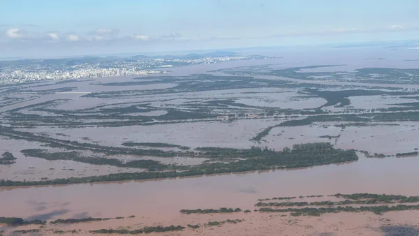 Imagem aérea de Canoas após enchentes - Metrópoles