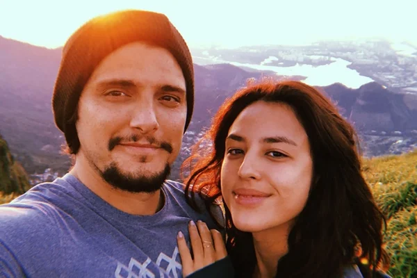 Yanna Lavigne torce para marido casar com a cunhada em novela