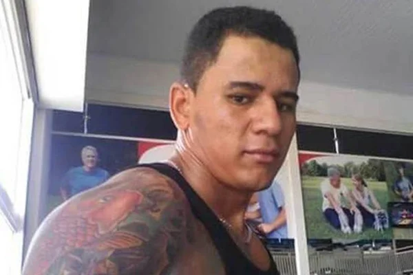 Cabeleireiro desaparecido é encontrado em parada de ônibus no DF