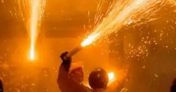 Foto colorida de guerra de espadas - Metrópoles
