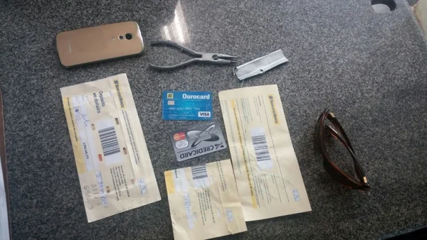 Polícia Militar prende homem que “pescava” envelopes com dinheiro em caixas eletrônicos