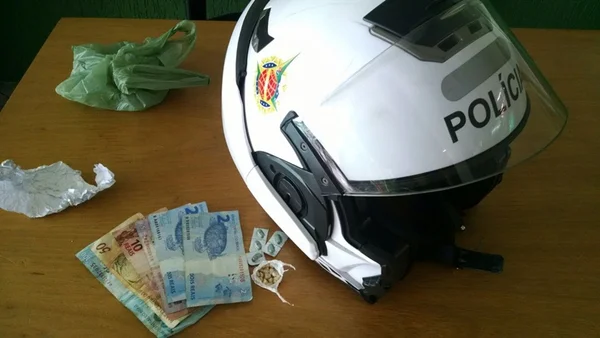 Adolescente acusado de homicídios e dois adultos são encontrados com pedras de crack no Guará II