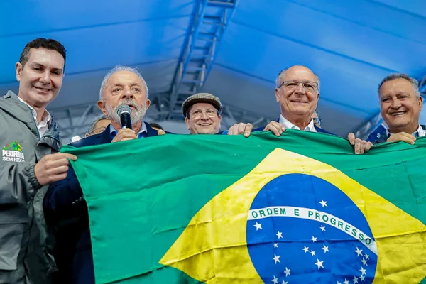 Cerimônia de anúncio dos projetos habilitados pelo Novo PAC Seleções 2025 Lula e autoridades