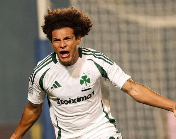 Foto colorida de Willian Arão pelo Panathinaikos