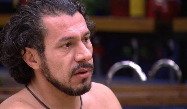 BBB 17: páginas de Rômulo Neves nas redes sociais falam em manipulação