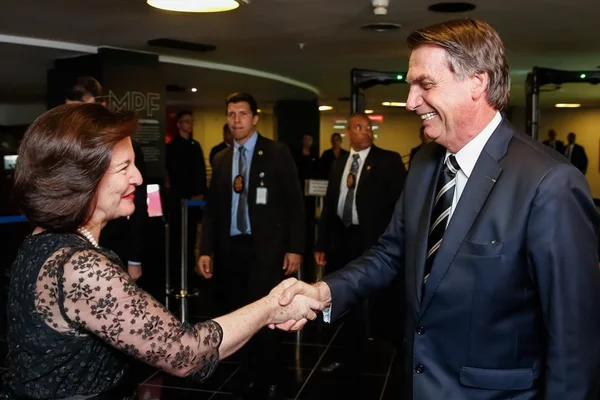 Bolsonaro prestigia posse de concursados da PGR