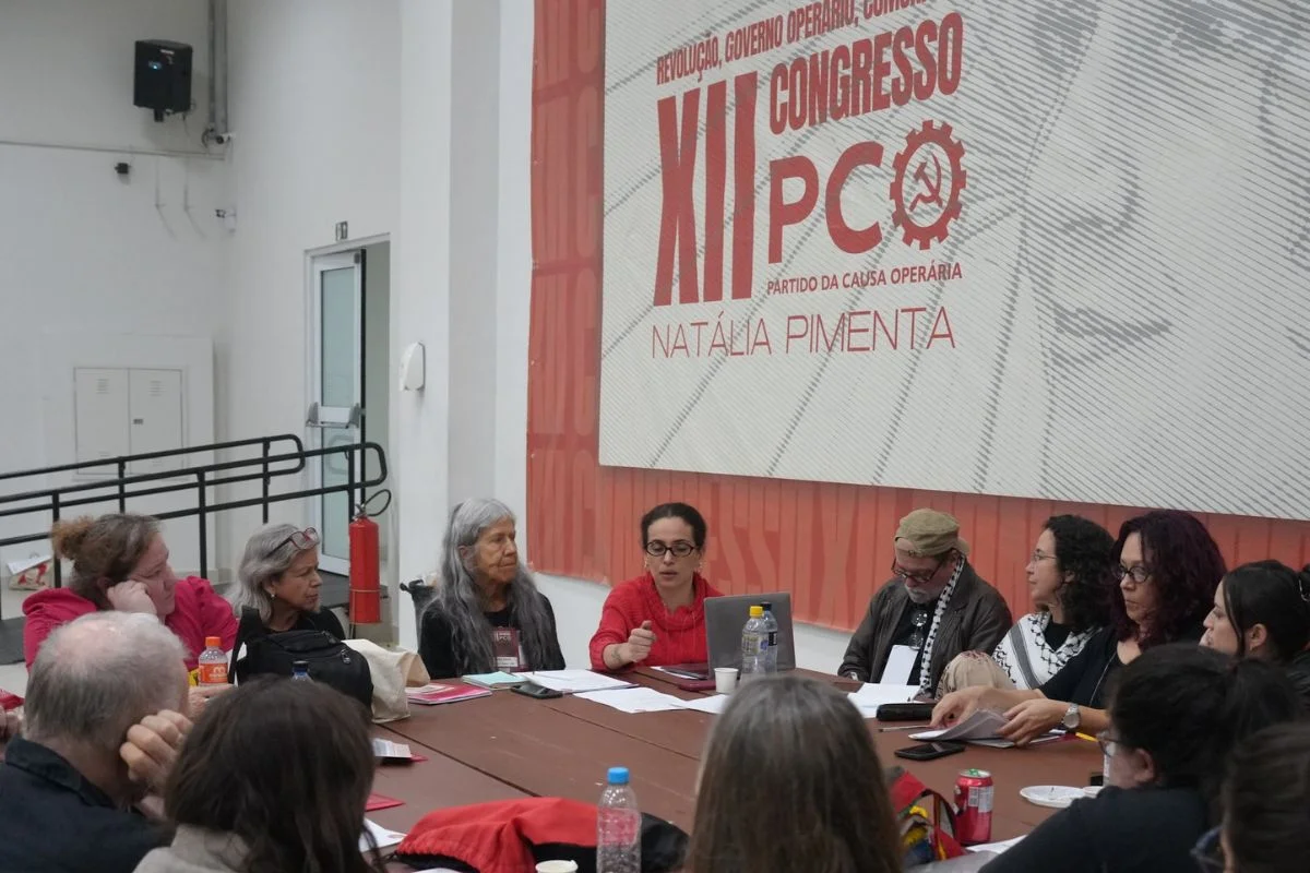 Izadora Dias em debate do Coletivo de mulheres Rosa Luxemburgo Izadora Dias em debate do Coletivo de mulheres Rosa Luxemburgo