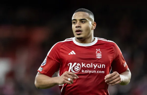Murillo, zagueiro do Nottingham Forest - Metrópoles