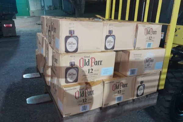 Caixas de uísque apreendidas