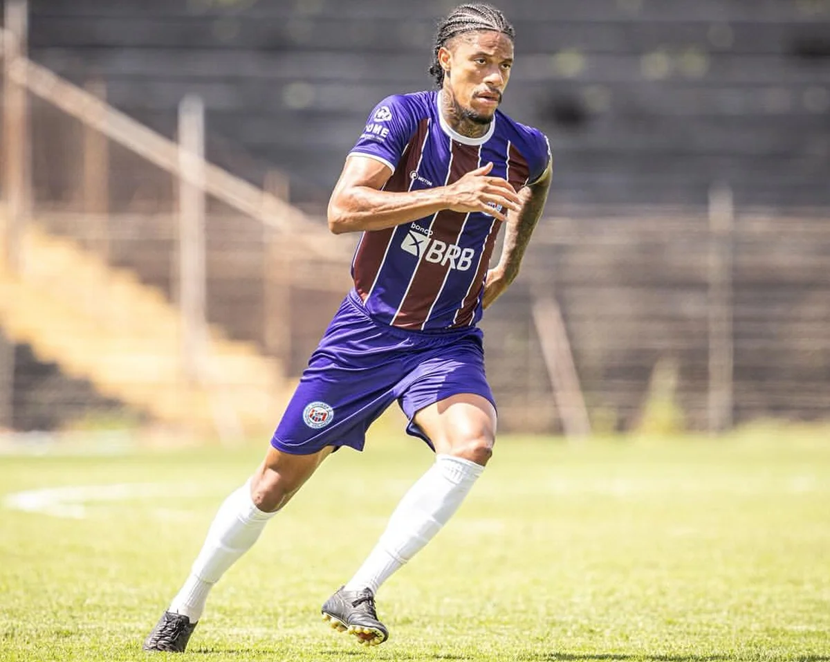 Breno Fagundes atua como atacante Breno Fagundes atua como atacante