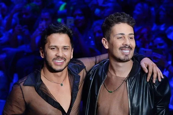 Carlinhos Maia posta foto com marido e fãs apontam gravidez